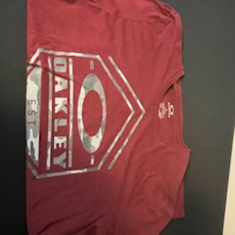 Men's Oakley Tee Shirt, XXL, Buckle Exclusive - Picture 3 of 6
